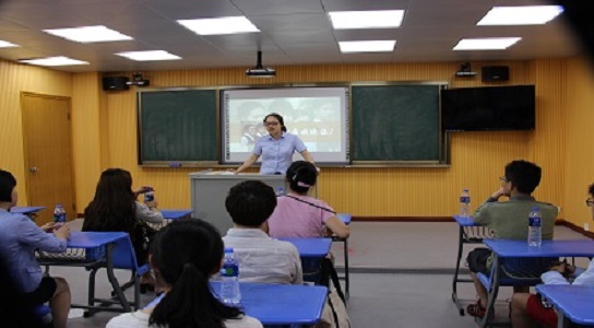 日本高中是一个为学生们提供学术和全面发展机会的重要平台